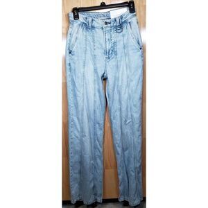 Arizona Women's 0 Light Wash High-Rise Denim Jeans Center Seam NWT